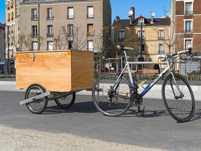Caisse suspendue nue